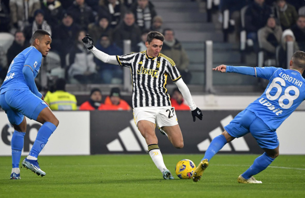  国米客场遭遇门线悬案 毫米级越位判罚引争论  