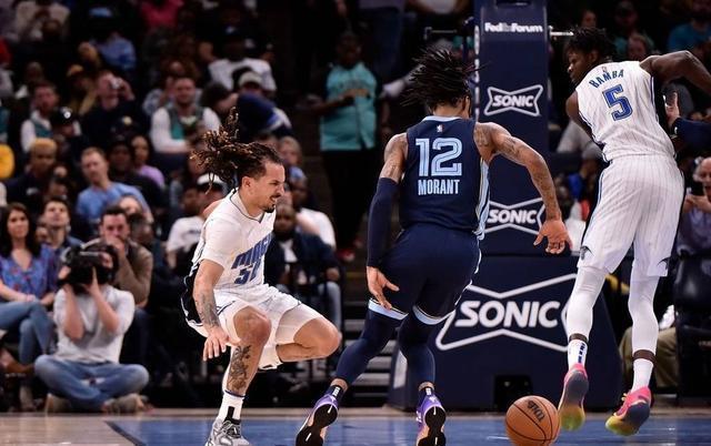  莫兰特与贝恩合力灰熊击败勇士冲击西部前三