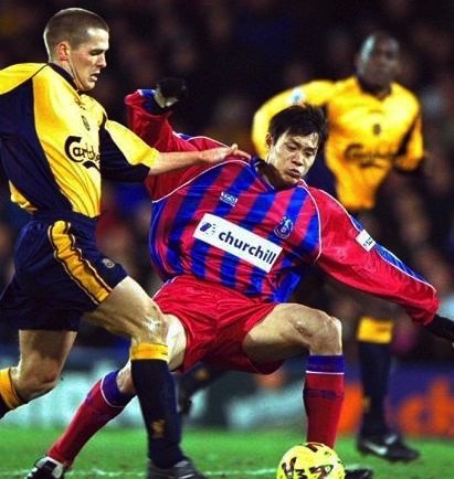  水晶宫锋线集体哑火错失多个必进球机会憾平局